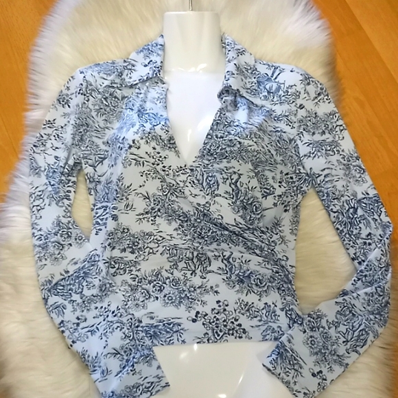 BCBGMaxazria Floral Printed Long Sleeved Jersey Top - Picture 8 of 12